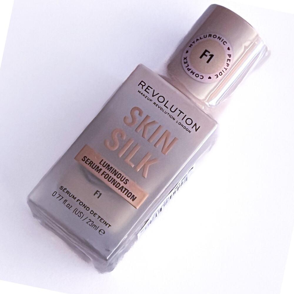 Makeup Revolution Skin Silk Serum Foundation F1 Luminous Hyaluronic Acid Peptide - Picture 7 of 7